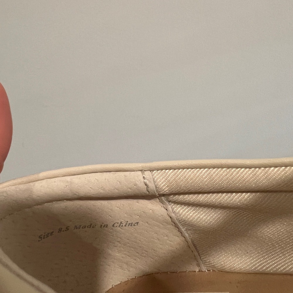 Dolce Vita Radya Cream Leather Ballet Flats Mary Jane Gold Metal Accent Size 8.5 - Picture 8 of 8